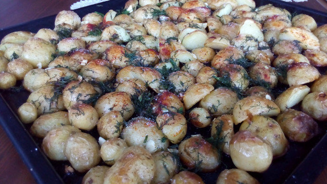 Aromatic Country-Style Potatoes