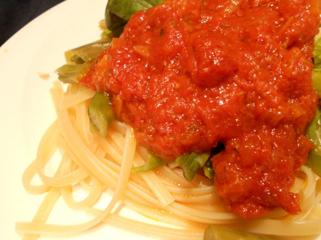 Asparagus and Tomato Sauce Pasta