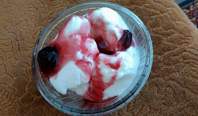 Frozen Yogurt with Cherry Sauce
