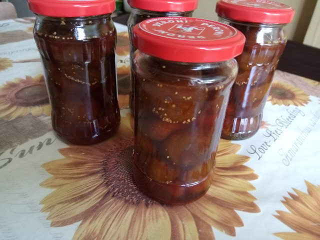 Jam with Whole Figs