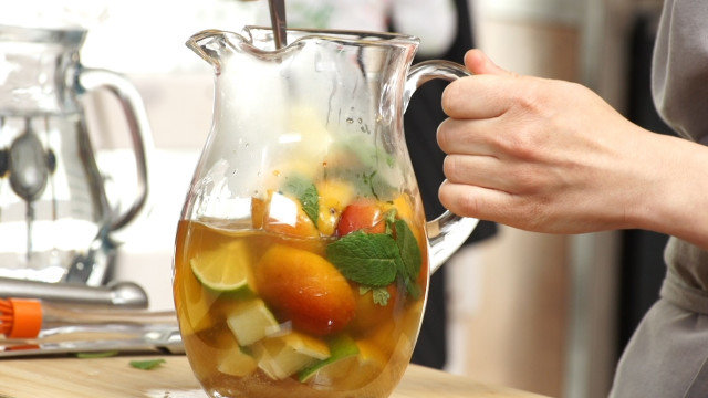 Homemade Iced Tea with Apricots