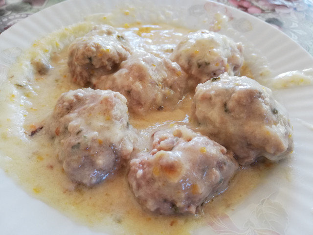 Zvezdev`s Meatballs with White Sauce