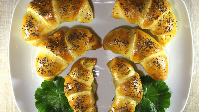 Savory Rolls with Poppy Seeds and Cumin