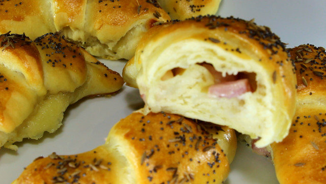 Savory Rolls with Poppy Seeds and Cumin