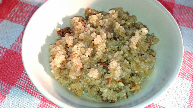 Quinoa with Honey, Cinnamon and Walnuts