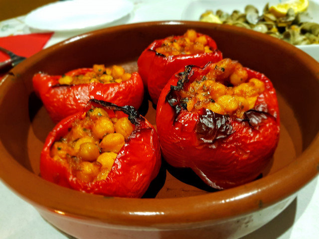 Lean Stuffed Bell Peppers with Chickpeas