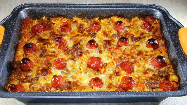 Pasta, Minced Meat and Cherry Tomato Casserole