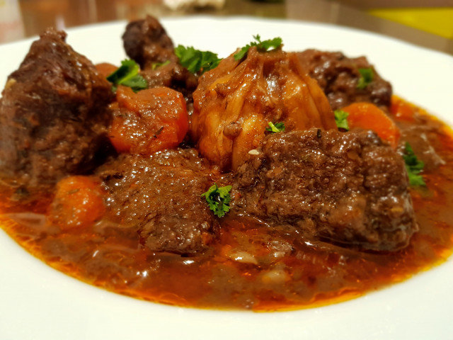 Beef Cheeks with Wine Sauce and Carrots