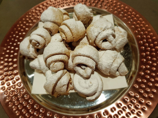 Turkish Delight Sweets with Champagne