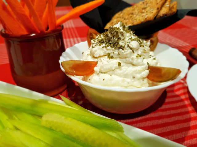 Cottage Cheese and Cheddar Dip