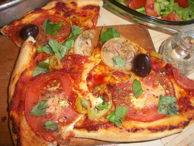 Vegan Pizza with Tomatoes, Olives and Basil