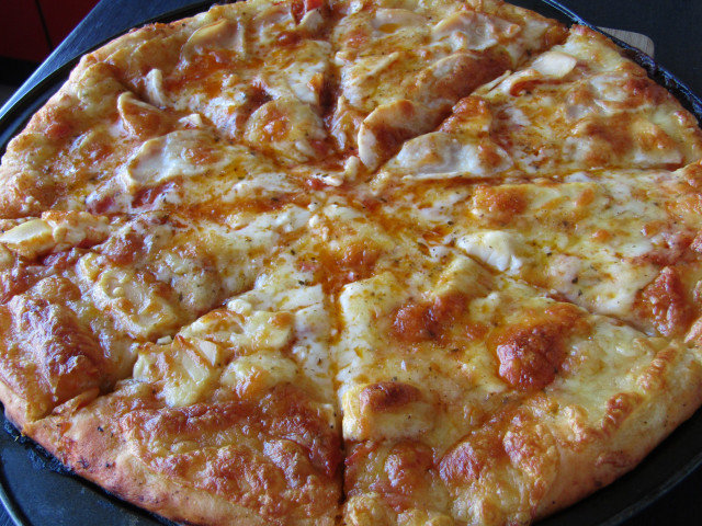 Easy Pizza with Ham, Mozzarella and Processed Cheese
