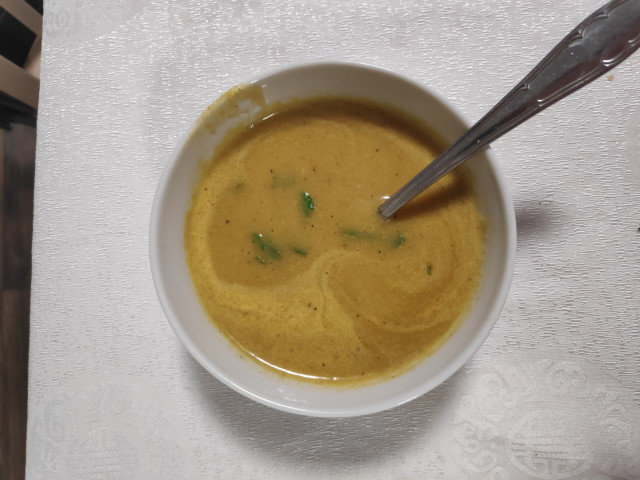 Parsley Soup with Curry