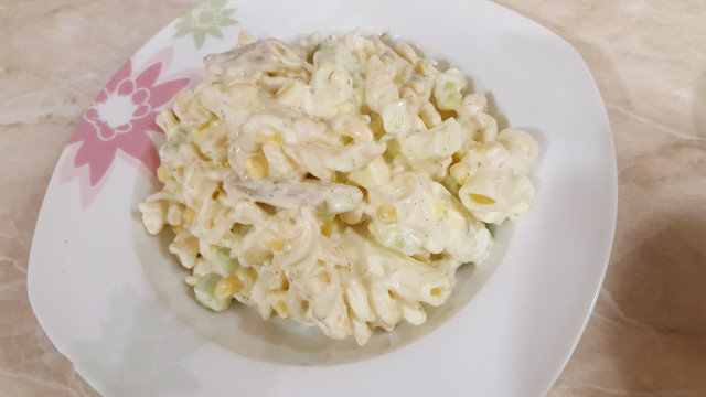 Macaroni Salad for Guests