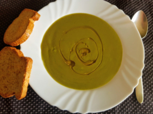 Cream Soup with Butterbur and Zucchini