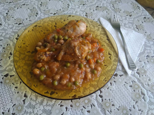 Chicken Drumsticks with Chickpeas, Peas and Carrots