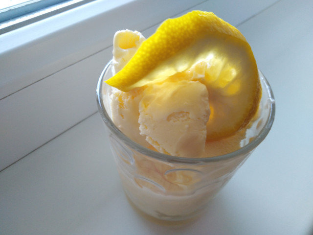 Homemade Lemon Ice Cream