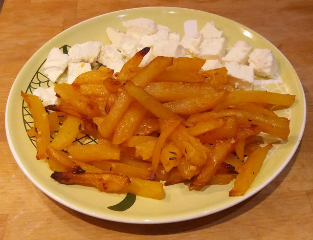 Oven-Baked Potatoes with Yoghurt