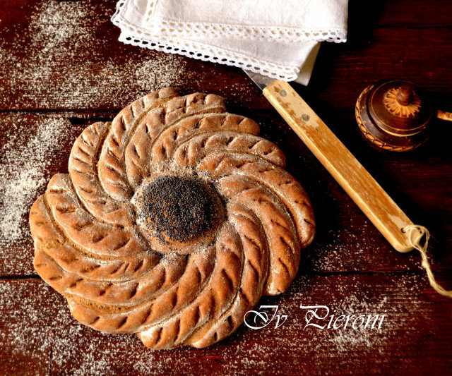 Flat Spiral Rye Bread