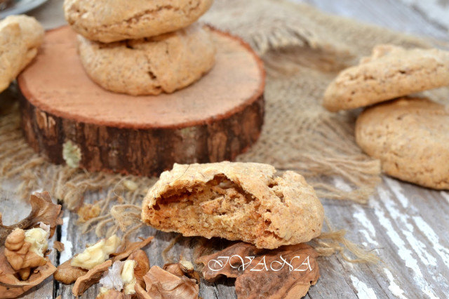 Flourless Walnut Cookies