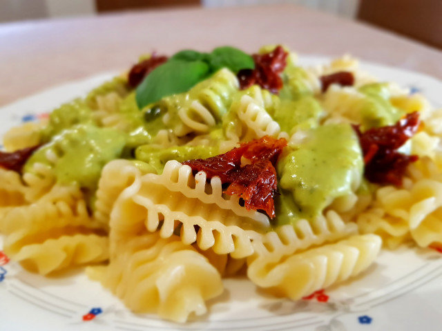 Pasta with Zucchini and Sun-Dried Tomatoes