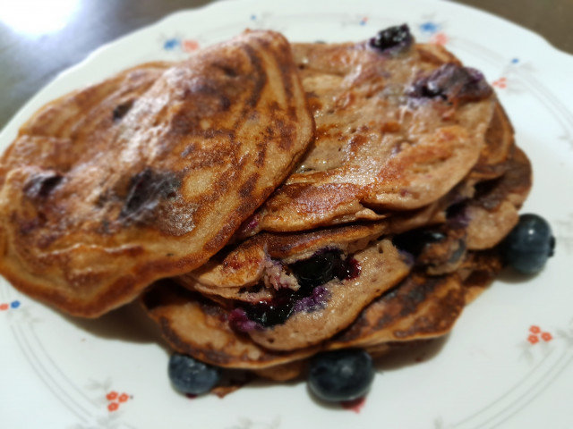 Fluffy Oatmeal Pancakes with Blueberries