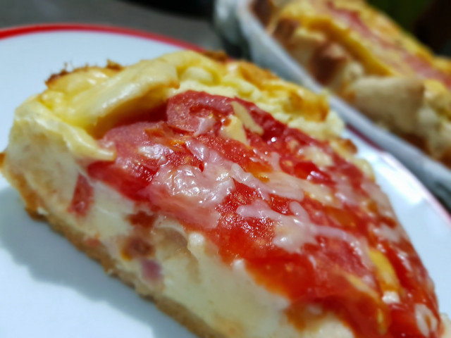 Quiche with Bacon and Tomatoes