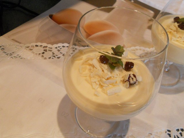 White Chocolate Mousse with Mascarpone and Champagne