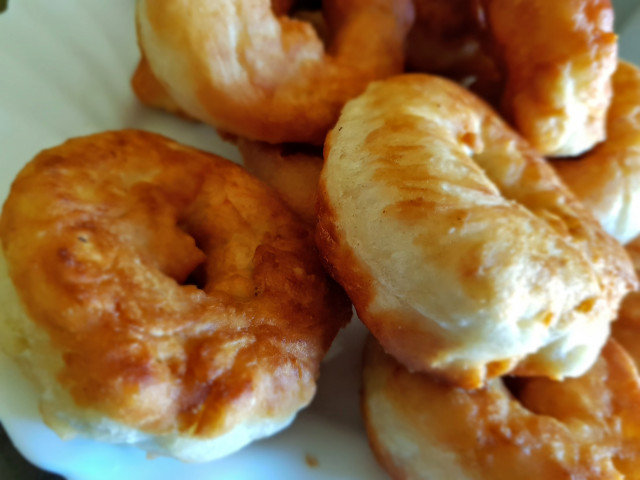 Easy and Economical Breakfast Donuts