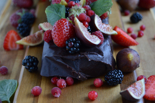 Fudge with Nuts and Fruit
