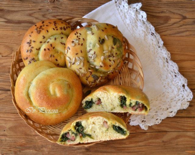 Spinach and Bacon Rolls