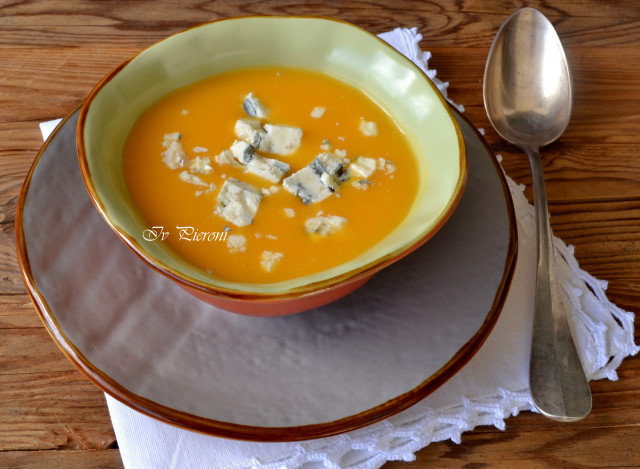 Pumpkin Cream Soup with Parmesan and Gorgonzola