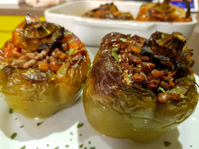 Stuffed Peppers with Lentils and Minced Meat