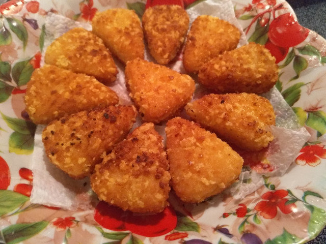 Crumbed Processed Cheese Triangles