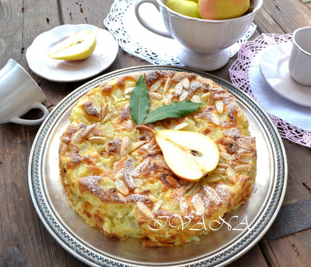 Rice Cake with Pears, White Chocolate and Almonds