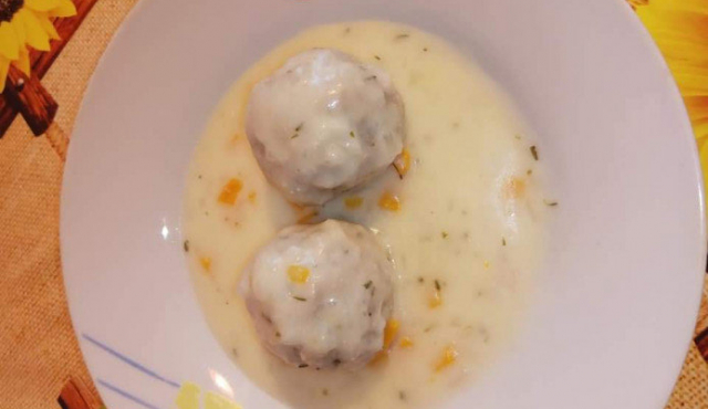 Classic Meatballs with White Sauce