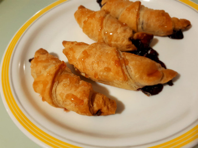 Puff Pastry Rolls with Jam