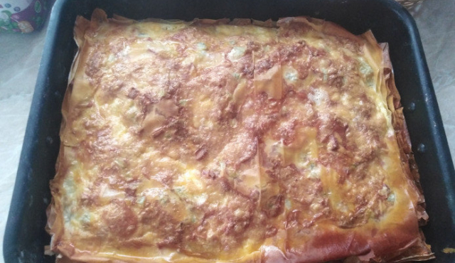 Phyllo Pastry Pie with Vienna Sausages and Mayonnaise