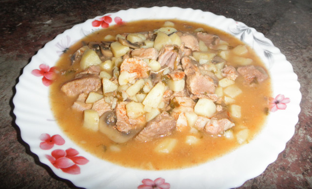 Pork with Potatoes and Mushrooms