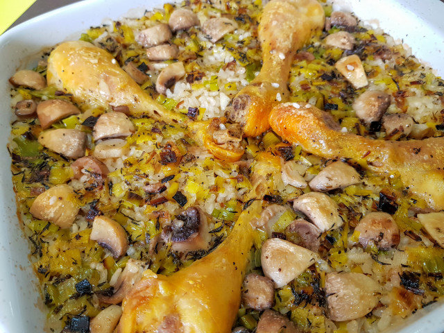 Chicken Drumsticks with Rice and Mushrooms