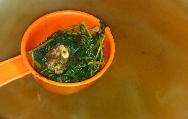 Nettle and Vinegar Tonic for Strengthening the Hair Roots