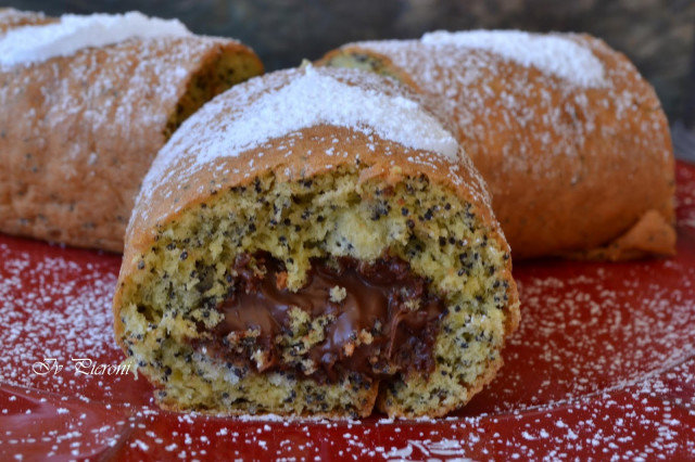 Gluten-Free Poppy Seeds and Nutella Roll