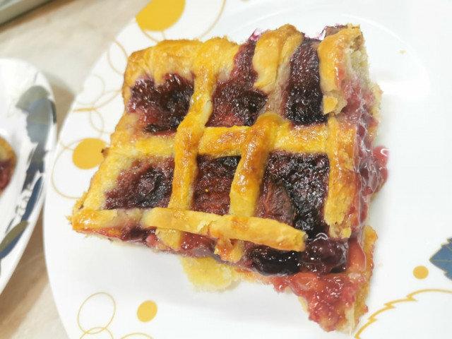 Berry Lattice Pie