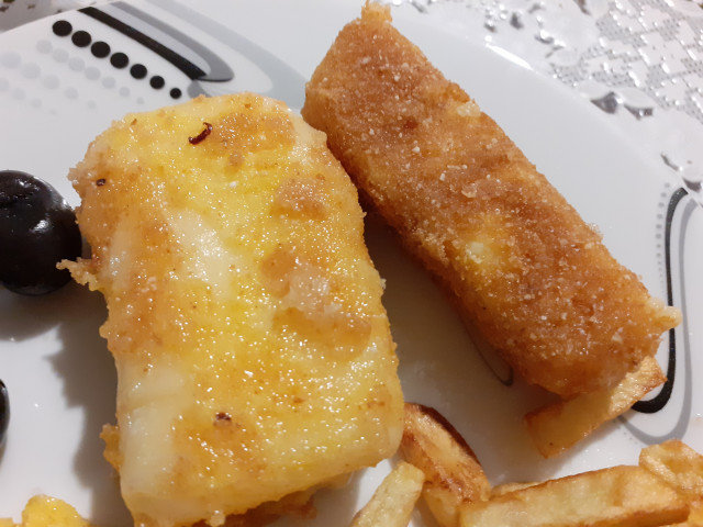 Breaded Yellow Cheese with Breadcrumbs