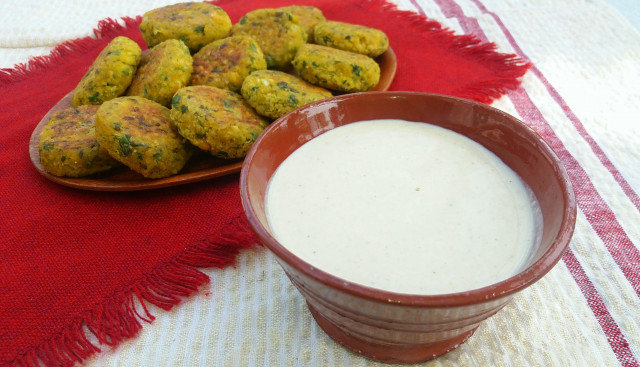 Tahini Sauce with Chickpeas and Oat Milk