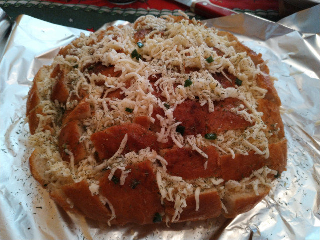 Onion-Garlic Bread with Cheese