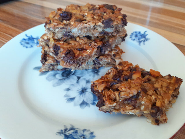 Oat Bars with Peanut Butter and Bananas