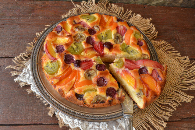 Juicy Cake with Summer Fruit