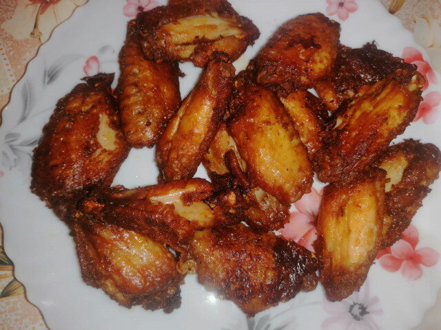 Spicy Chicken Wings with Sauce