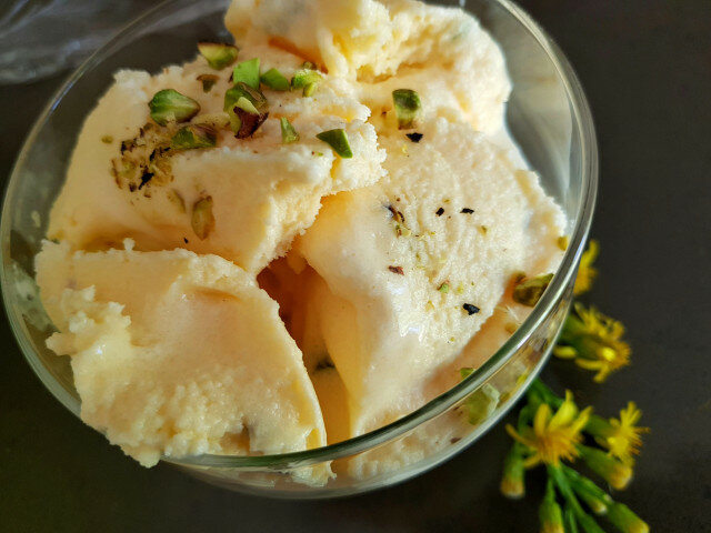 Homemade Pistachio Ice Cream